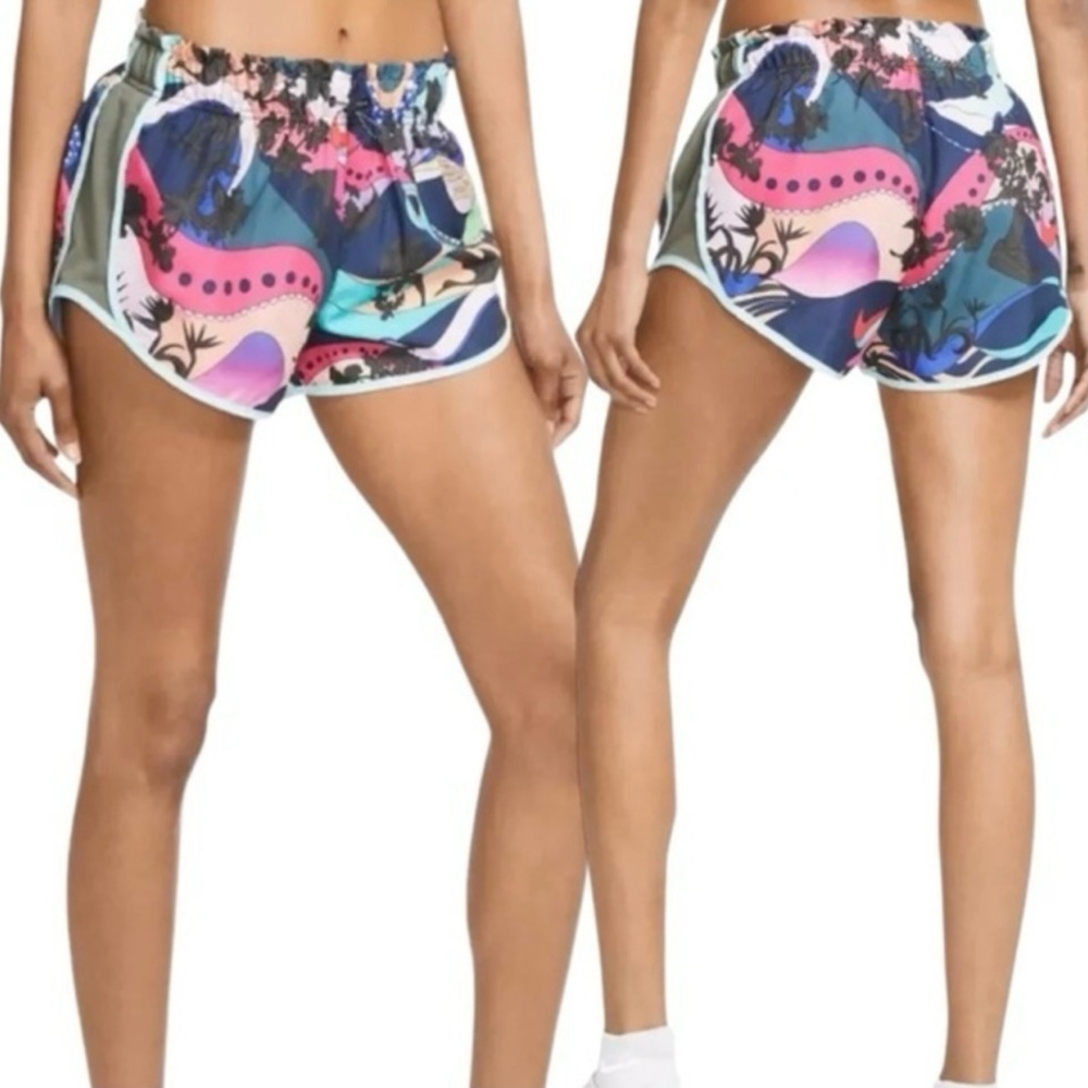 Nike Women's Dri-FIT Tempo Luxe Icon Clash
Printed Running Shorts size L